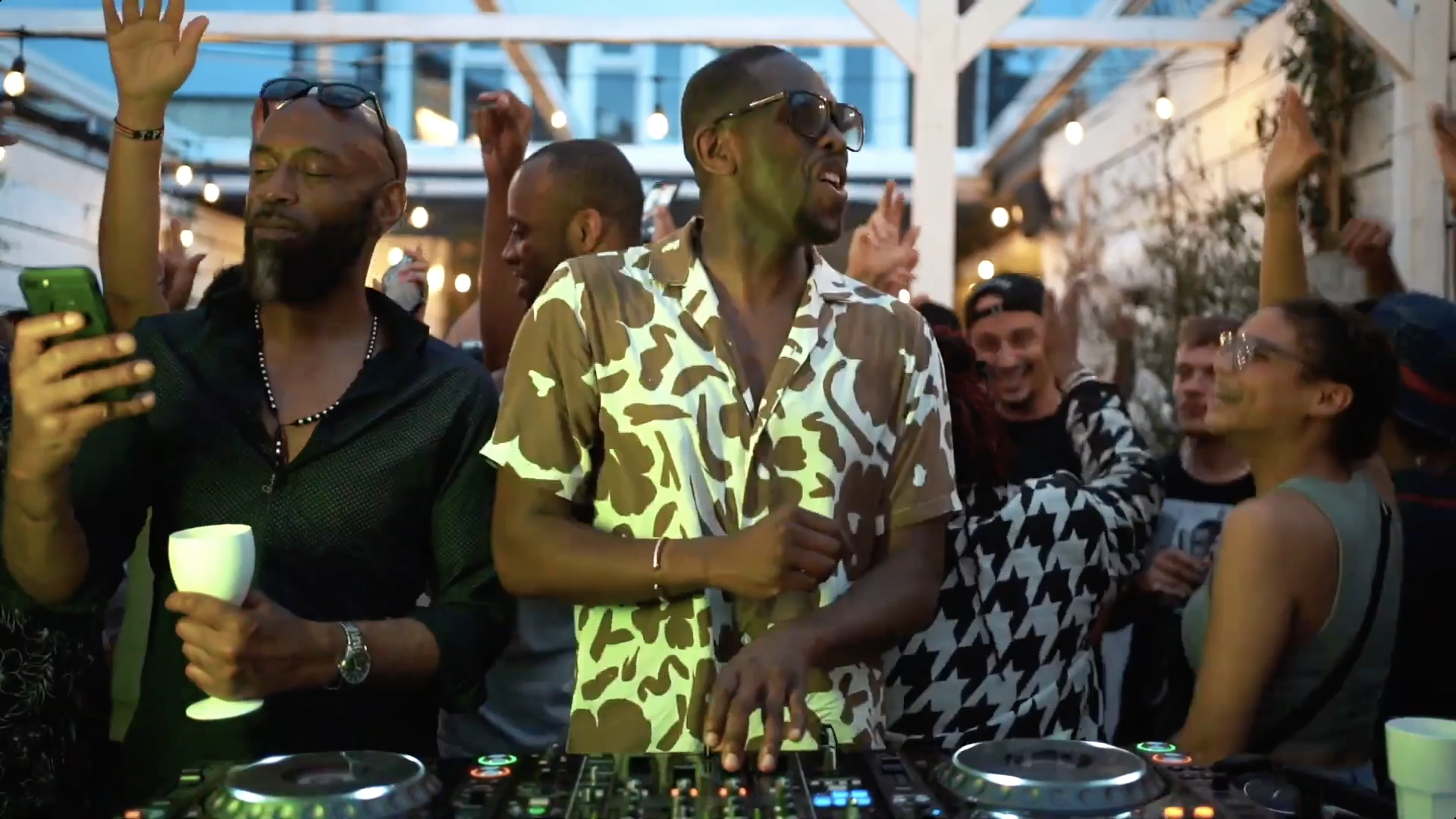 AFRO HOUSE & CHILL WITH MR SILK |PT1.